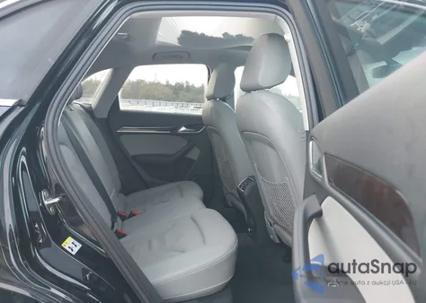 2016 Audi Q3 2.0T Premium Plus z USA, uszkodzony, nr VIN WA1BFCFS5GR014784